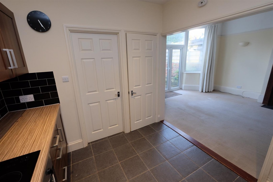 Images for FREEHOLD BLOCK OF 4 FLATS | REDLAND