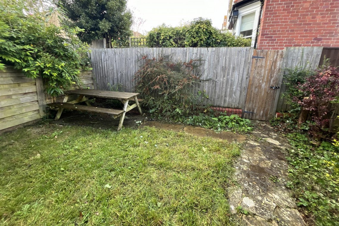 Images for FREEHOLD BLOCK OF 4 FLATS | REDLAND