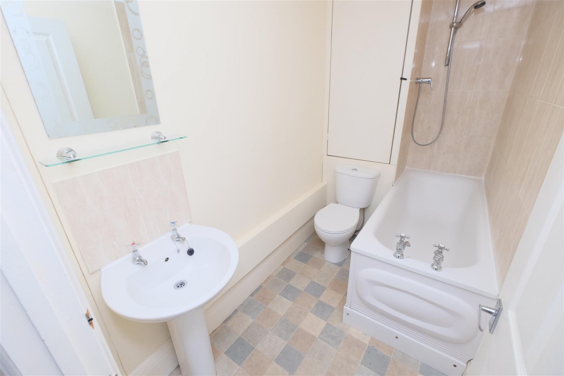 Images for FREEHOLD BLOCK OF 4 FLATS | REDLAND