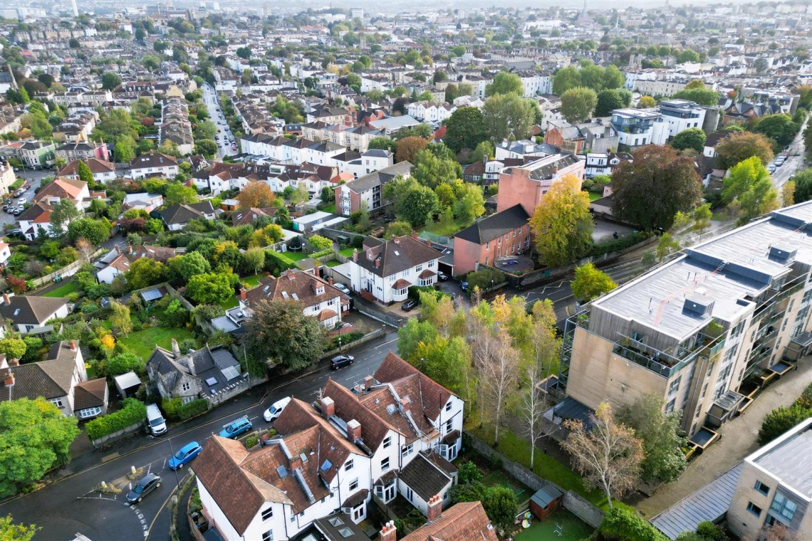 Images for FREEHOLD BLOCK OF 4 FLATS | REDLAND
