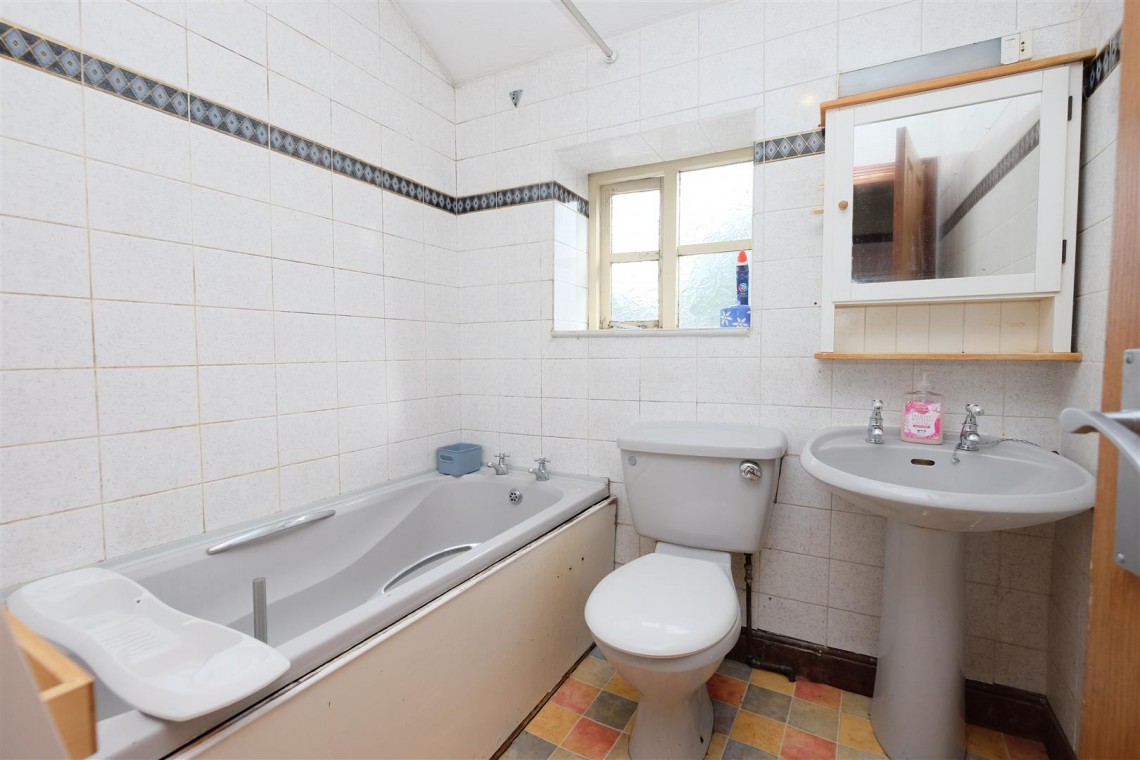 Images for COTTAGE | BASIC UPDATING | BLAKENEY