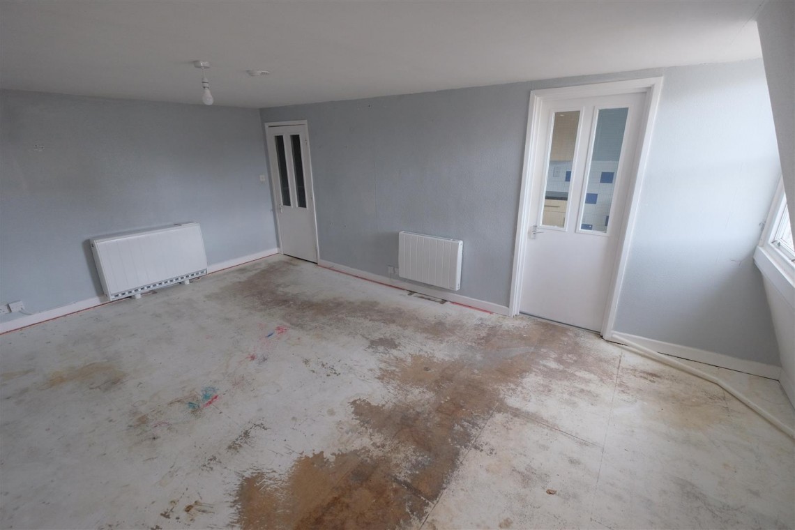 Images for FLAT | UPDATING | BA1