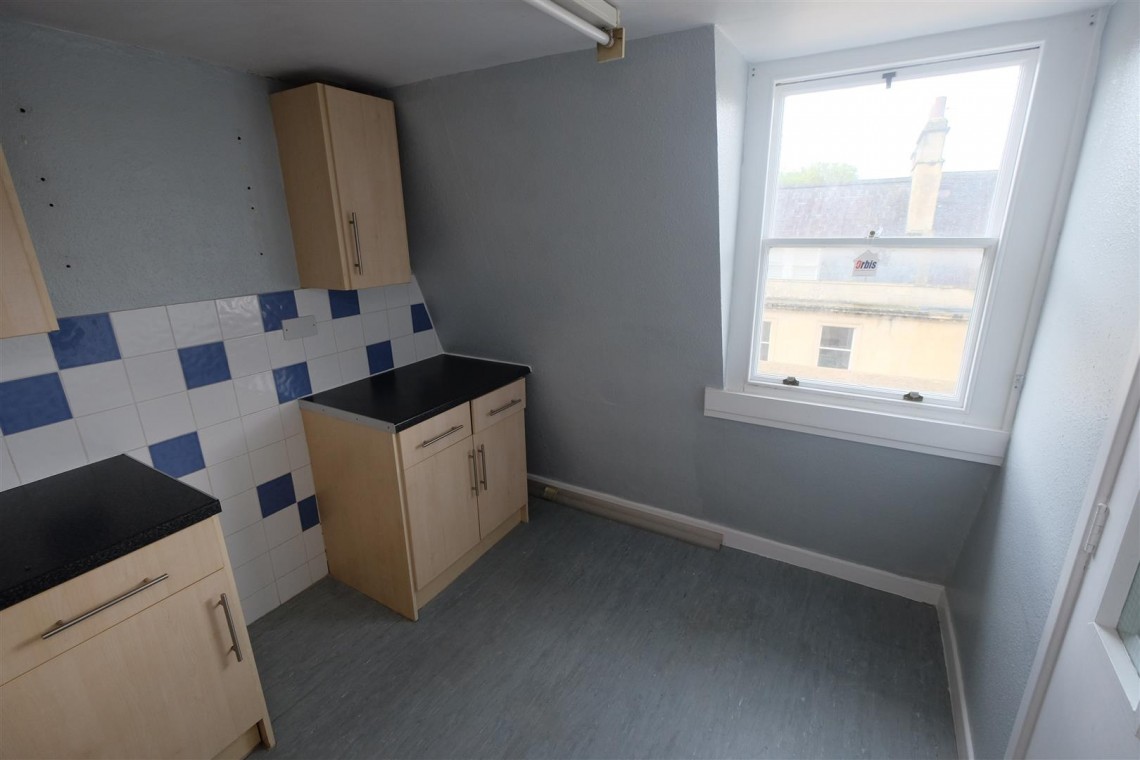 Images for FLAT | UPDATING | BA1