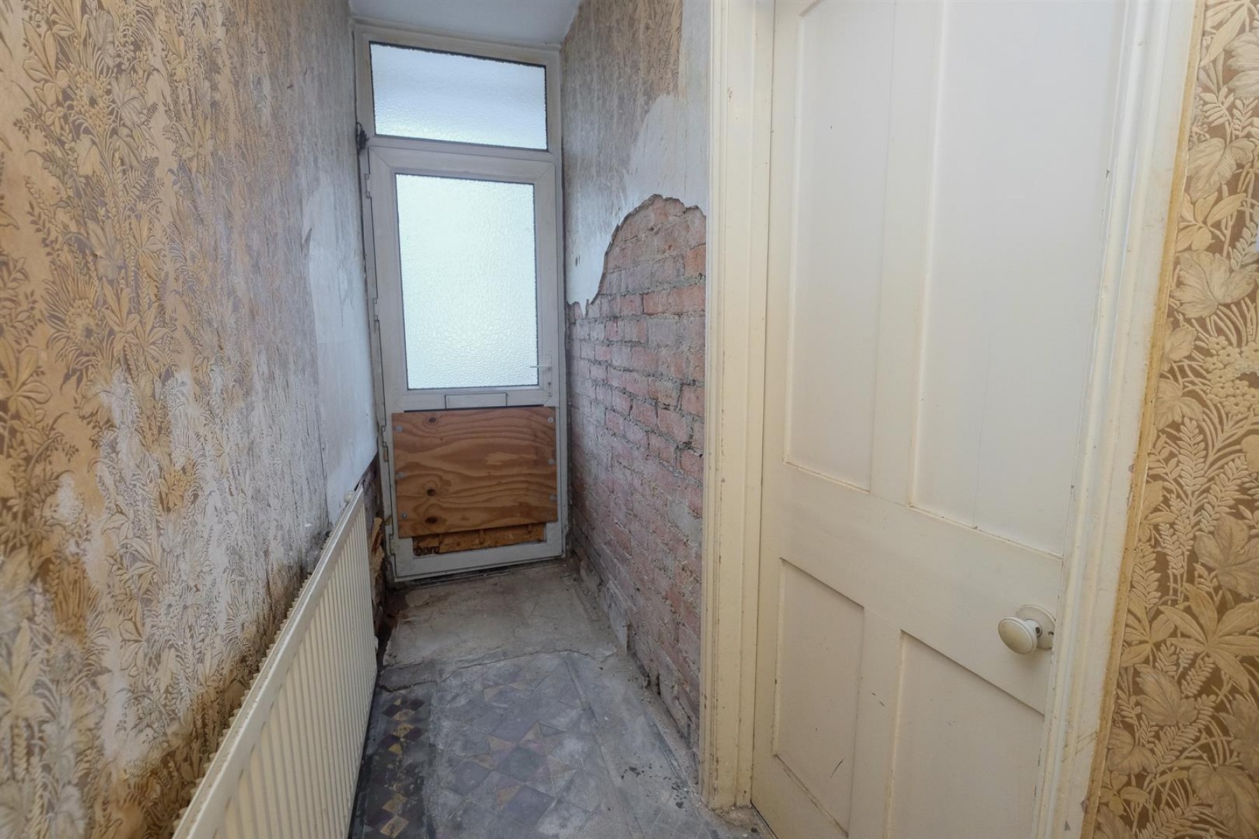 2 Swan Road, Kingsholm, GL1 3BJ