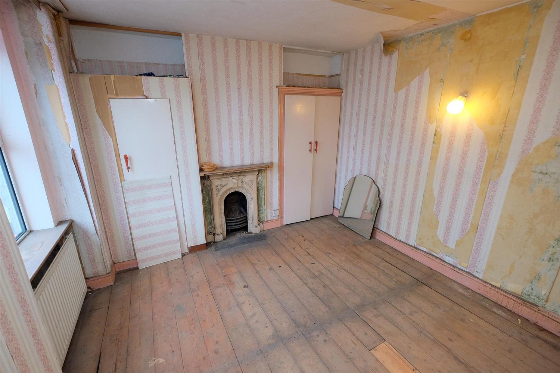 2 Swan Road, Kingsholm, GL1 3BJ