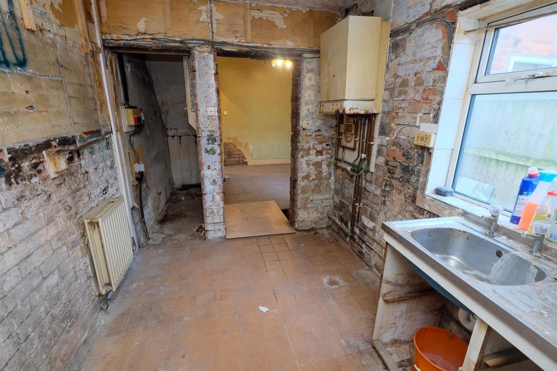 2 Swan Road, Kingsholm, GL1 3BJ