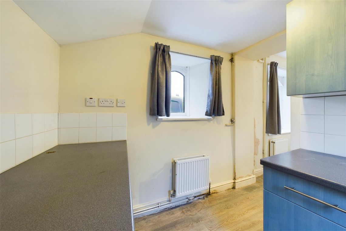 Images for HOUSE | BASIC UPDATING | CLEVEDON