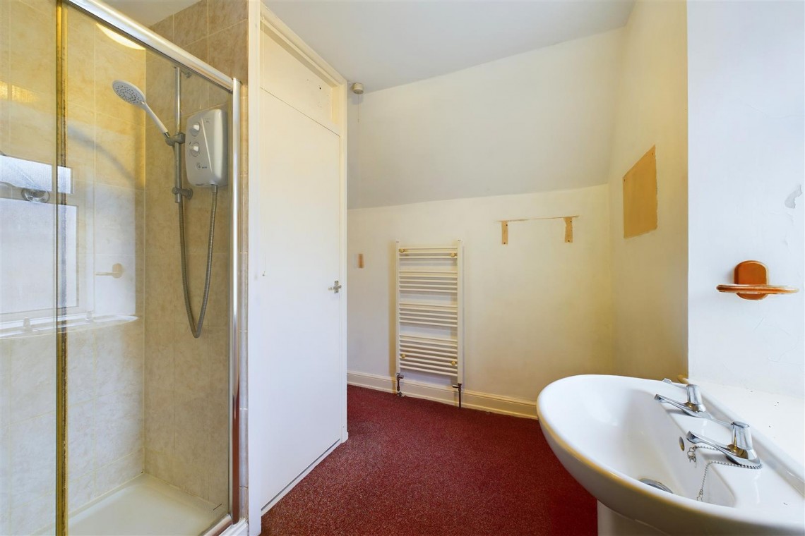 Images for HOUSE | BASIC UPDATING | CLEVEDON