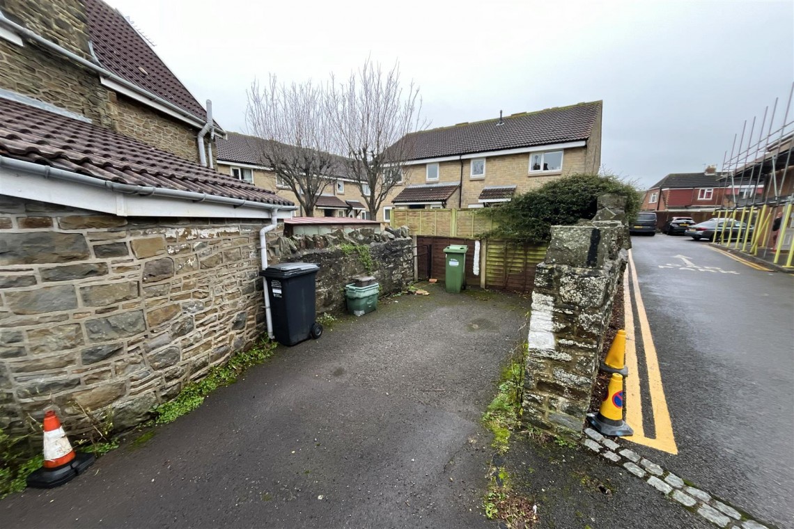 Images for HOUSE | BASIC UPDATING | CLEVEDON