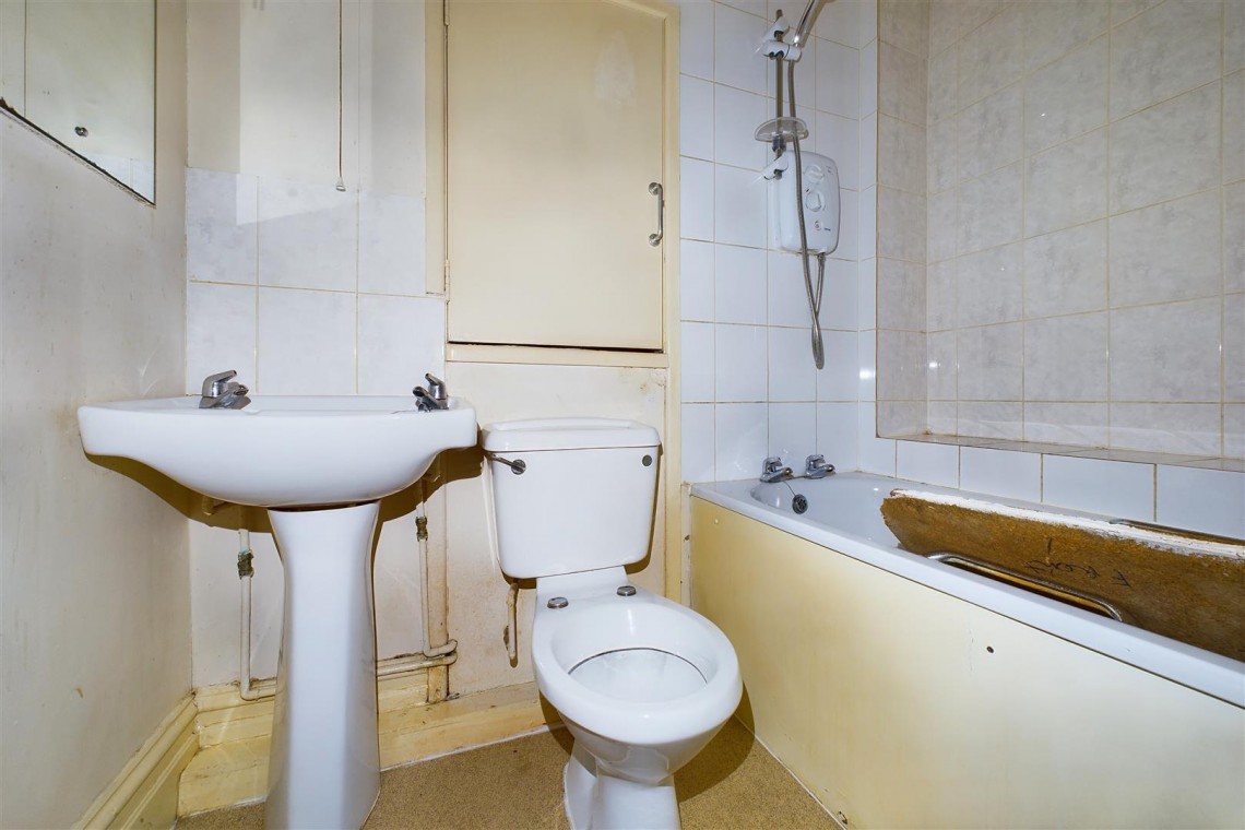Images for FLAT | UPDATING | BATH