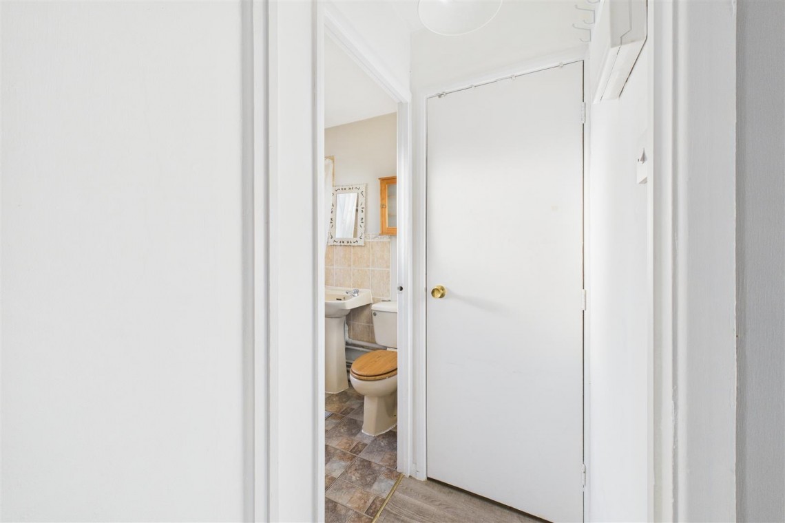 Images for BUNGALOW | BASIC UPDATING | DOWNEND
