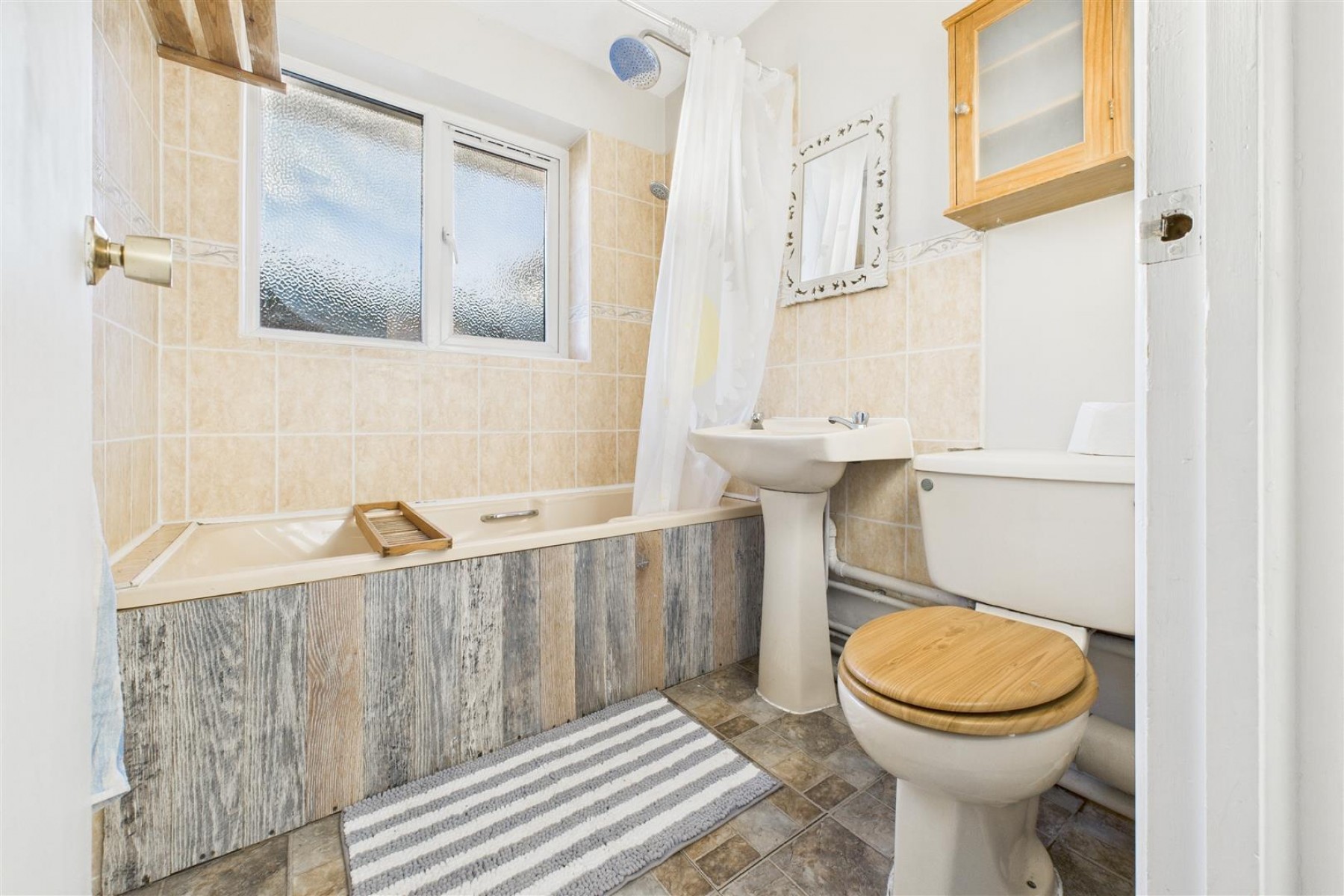 Images for BUNGALOW | BASIC UPDATING | DOWNEND