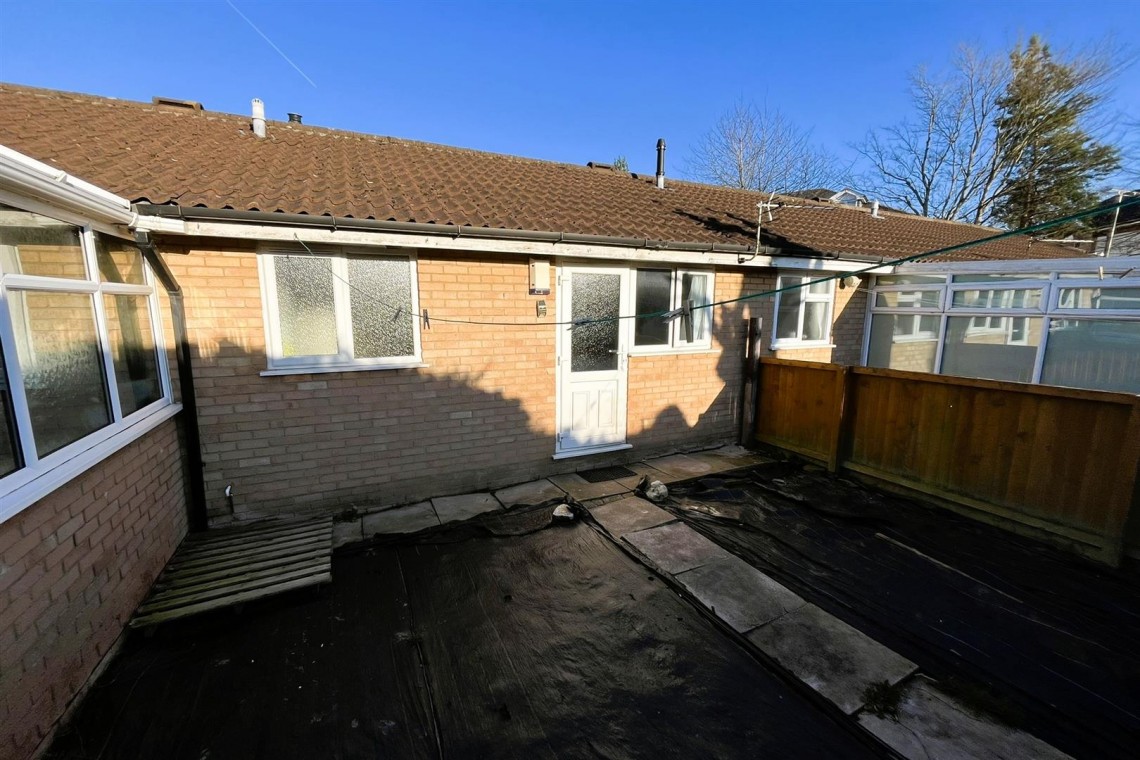 Images for BUNGALOW | BASIC UPDATING | DOWNEND