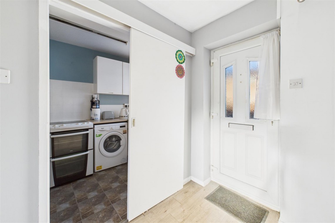 Images for BUNGALOW | BASIC UPDATING | DOWNEND