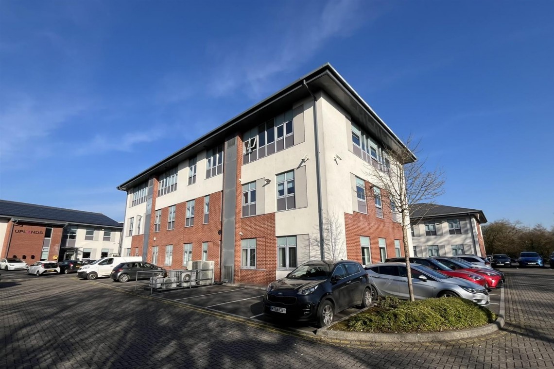 Images for COMMERCIAL | REDUCED | BS16