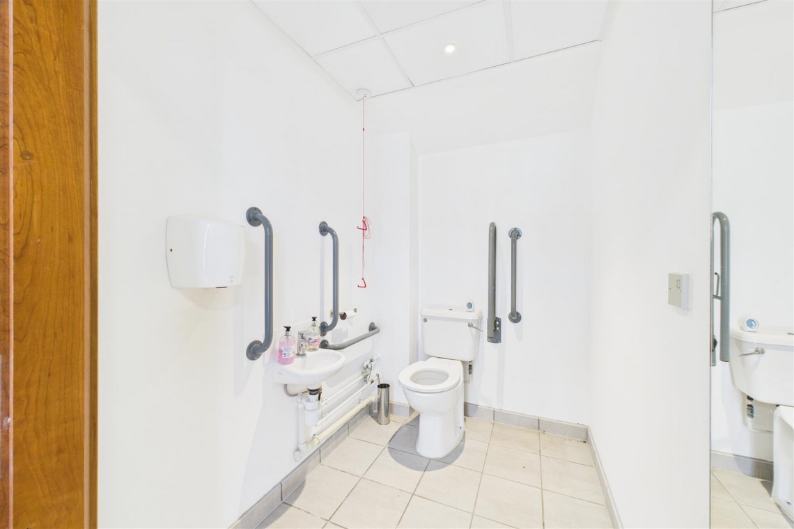 Images for COMMERCIAL | REDUCED | BS16