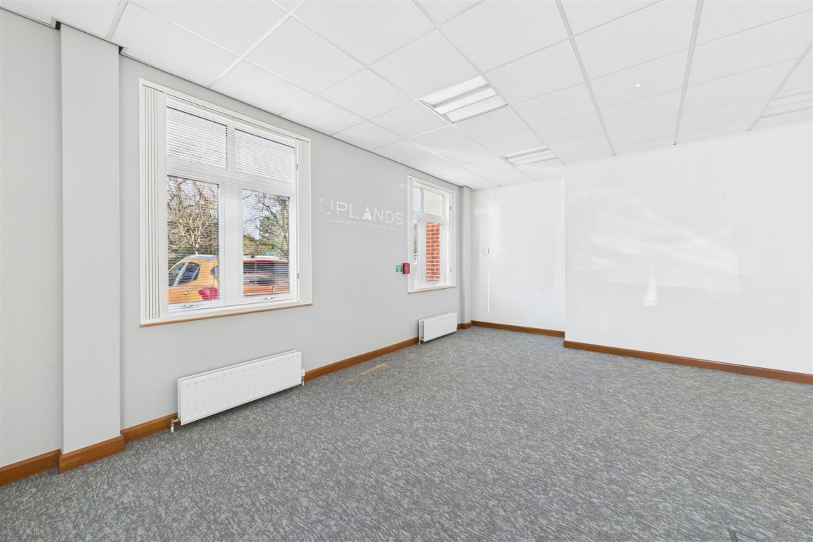 Images for COMMERCIAL | REDUCED | BS16