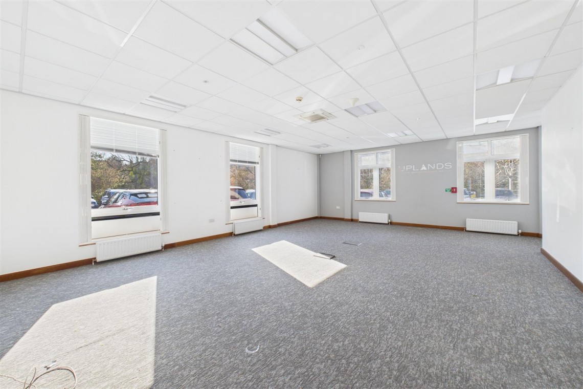 Images for COMMERCIAL | REDUCED | BS16
