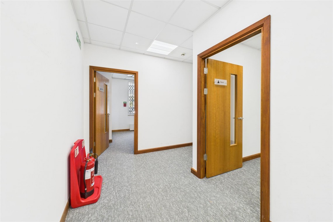 Images for COMMERCIAL | REDUCED | BS16