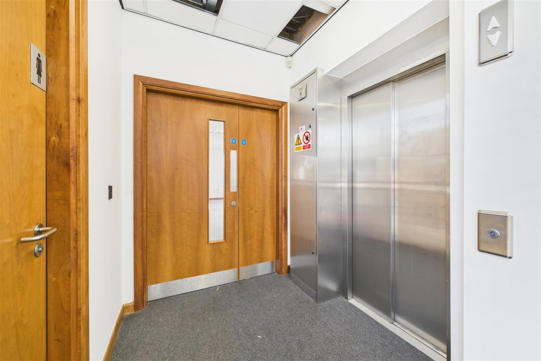 Images for COMMERCIAL | REDUCED | BS16
