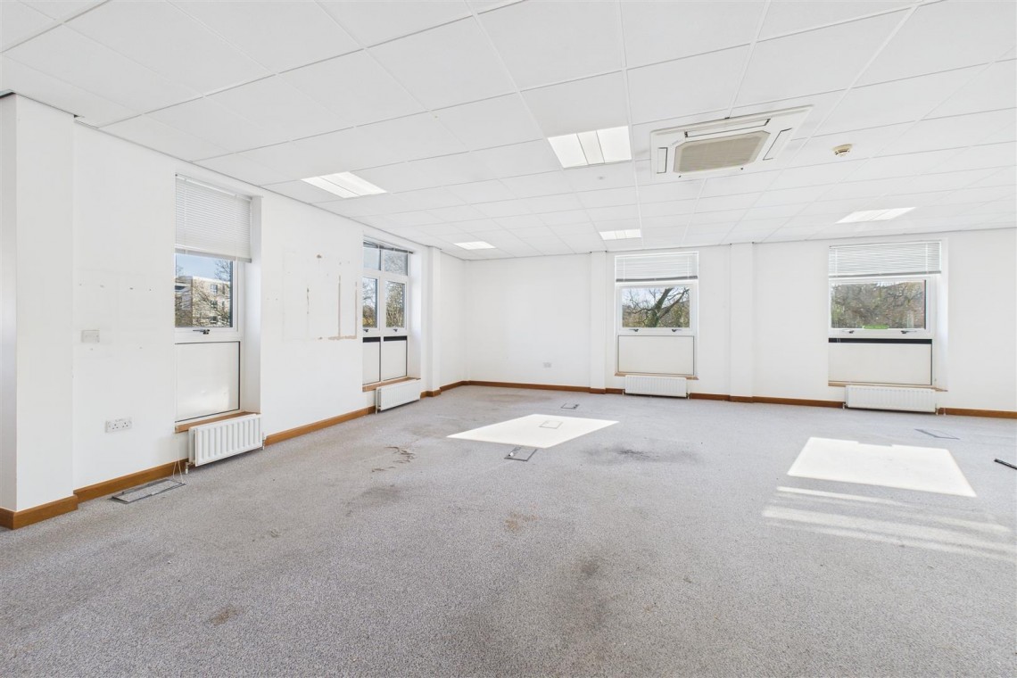 Images for COMMERCIAL | REDUCED | BS16