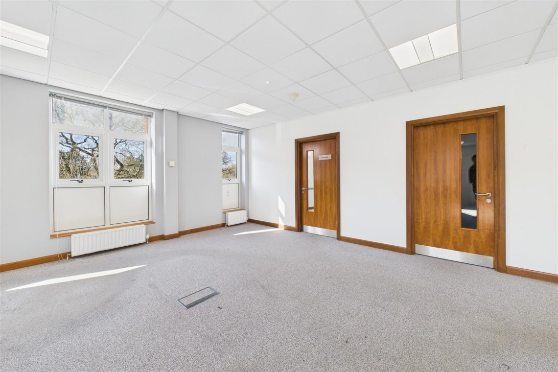 Images for COMMERCIAL | REDUCED | BS16