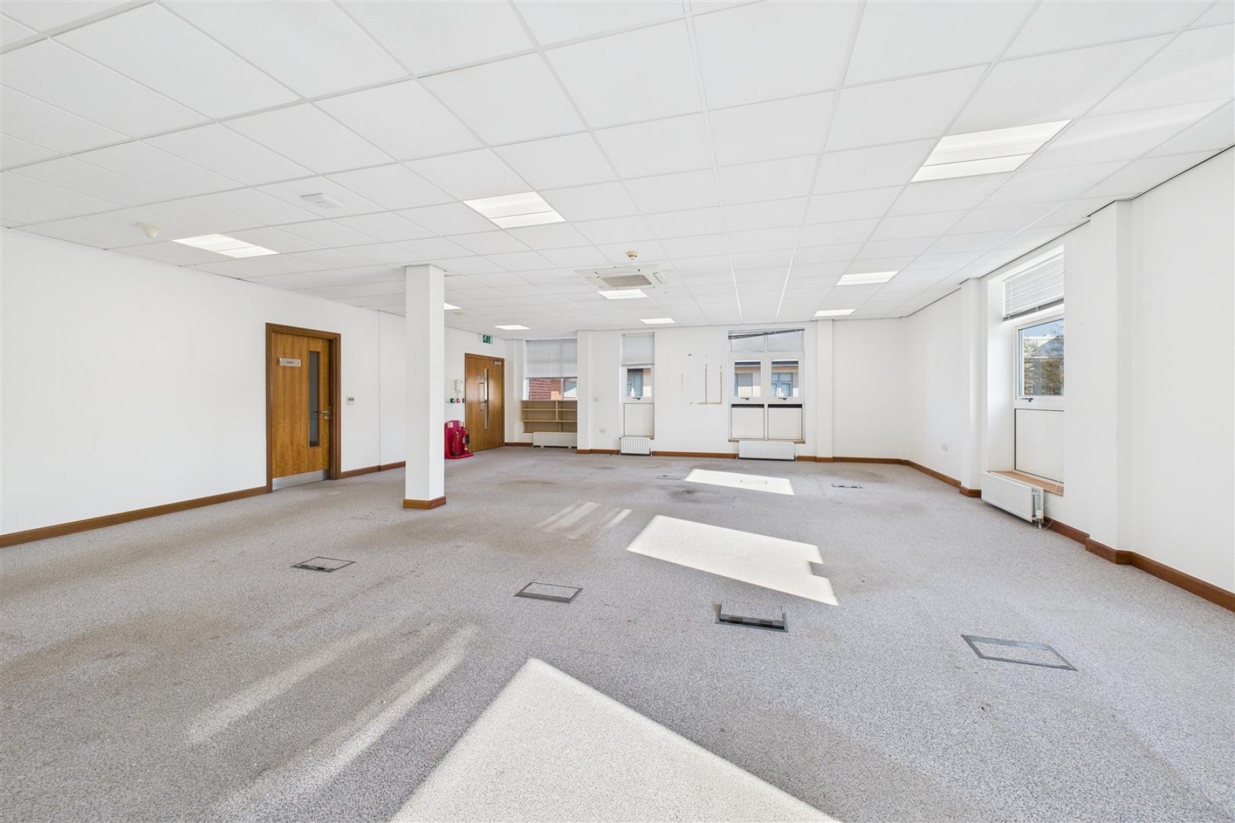 Images for COMMERCIAL | REDUCED | BS16