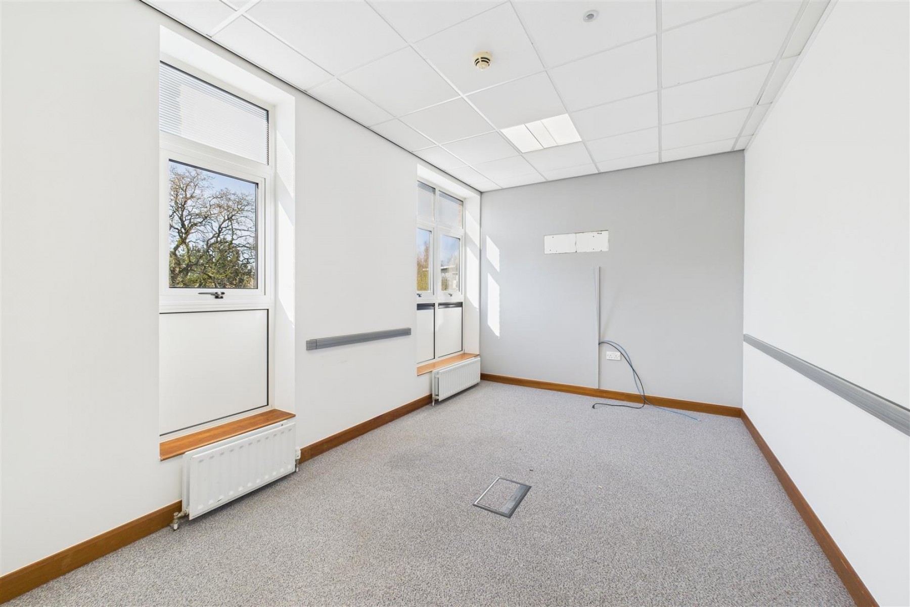 Images for COMMERCIAL | REDUCED | BS16