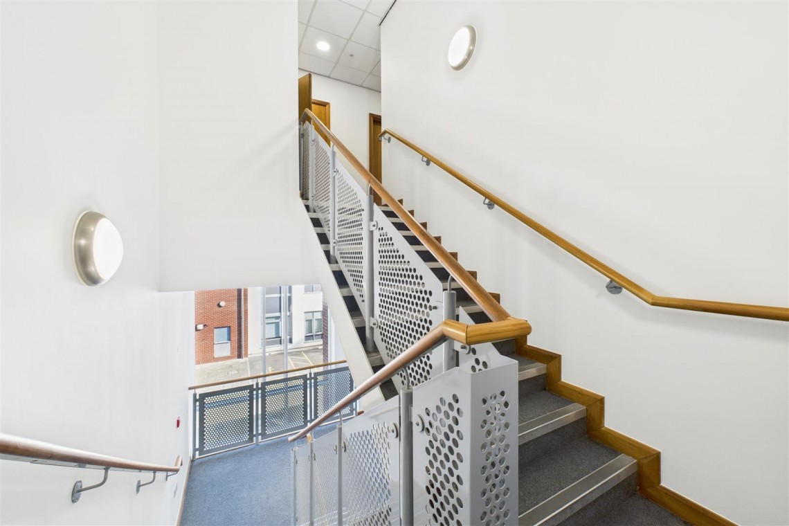 Images for COMMERCIAL | REDUCED | BS16