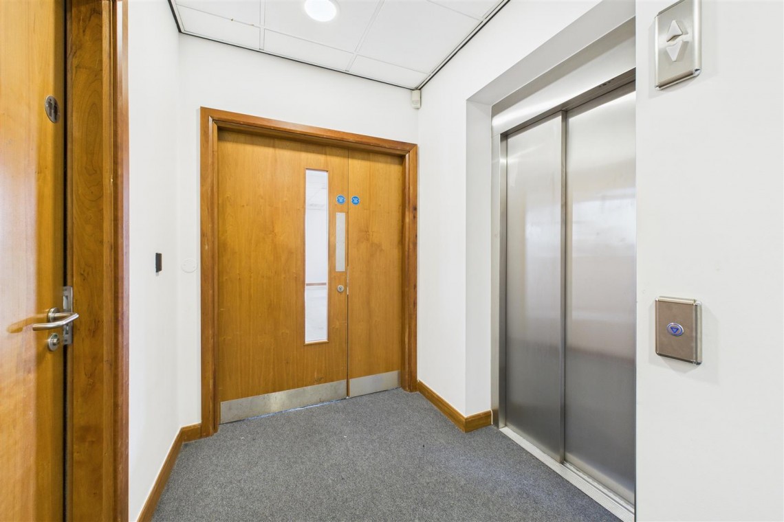 Images for COMMERCIAL | REDUCED | BS16
