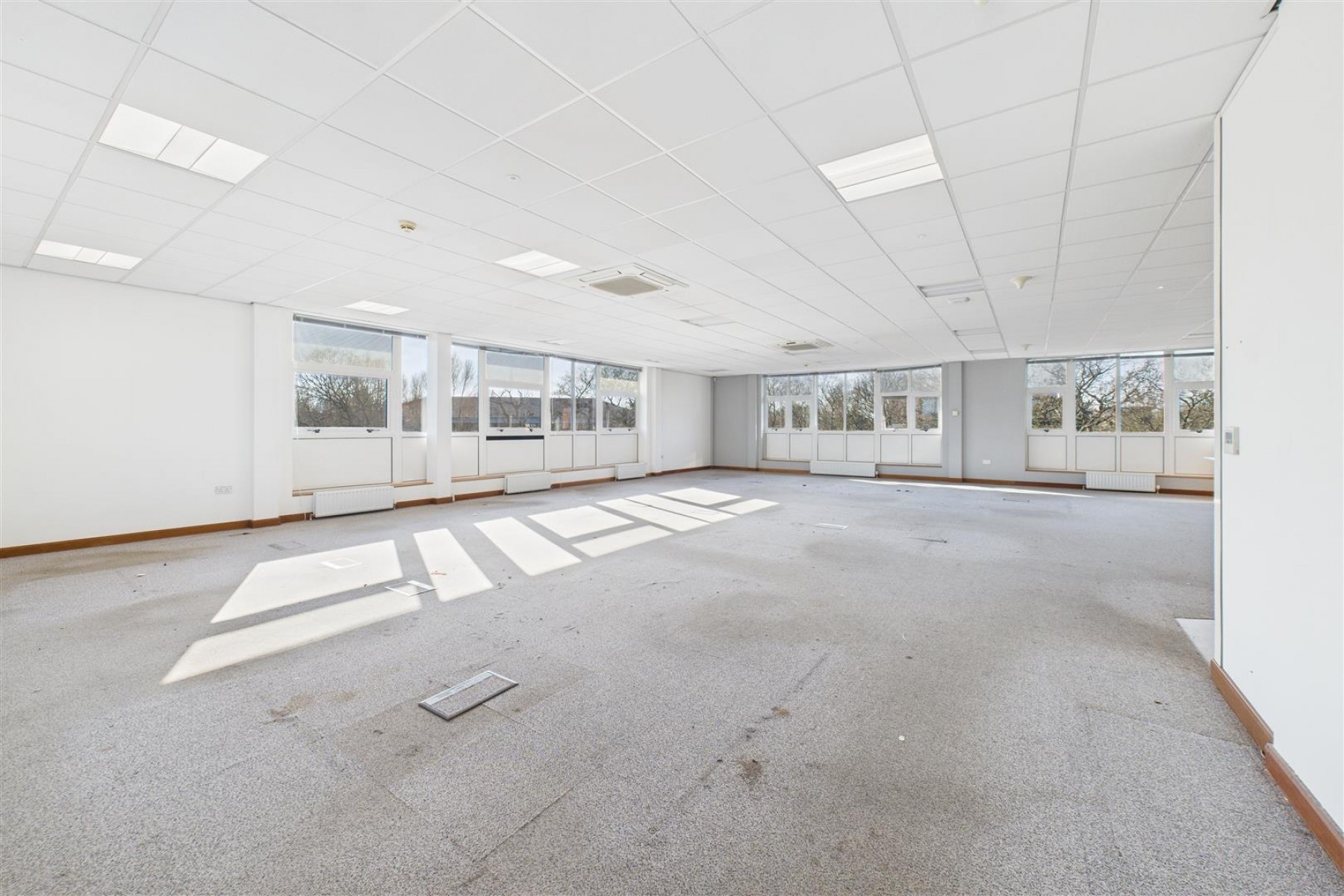Images for COMMERCIAL | REDUCED | BS16