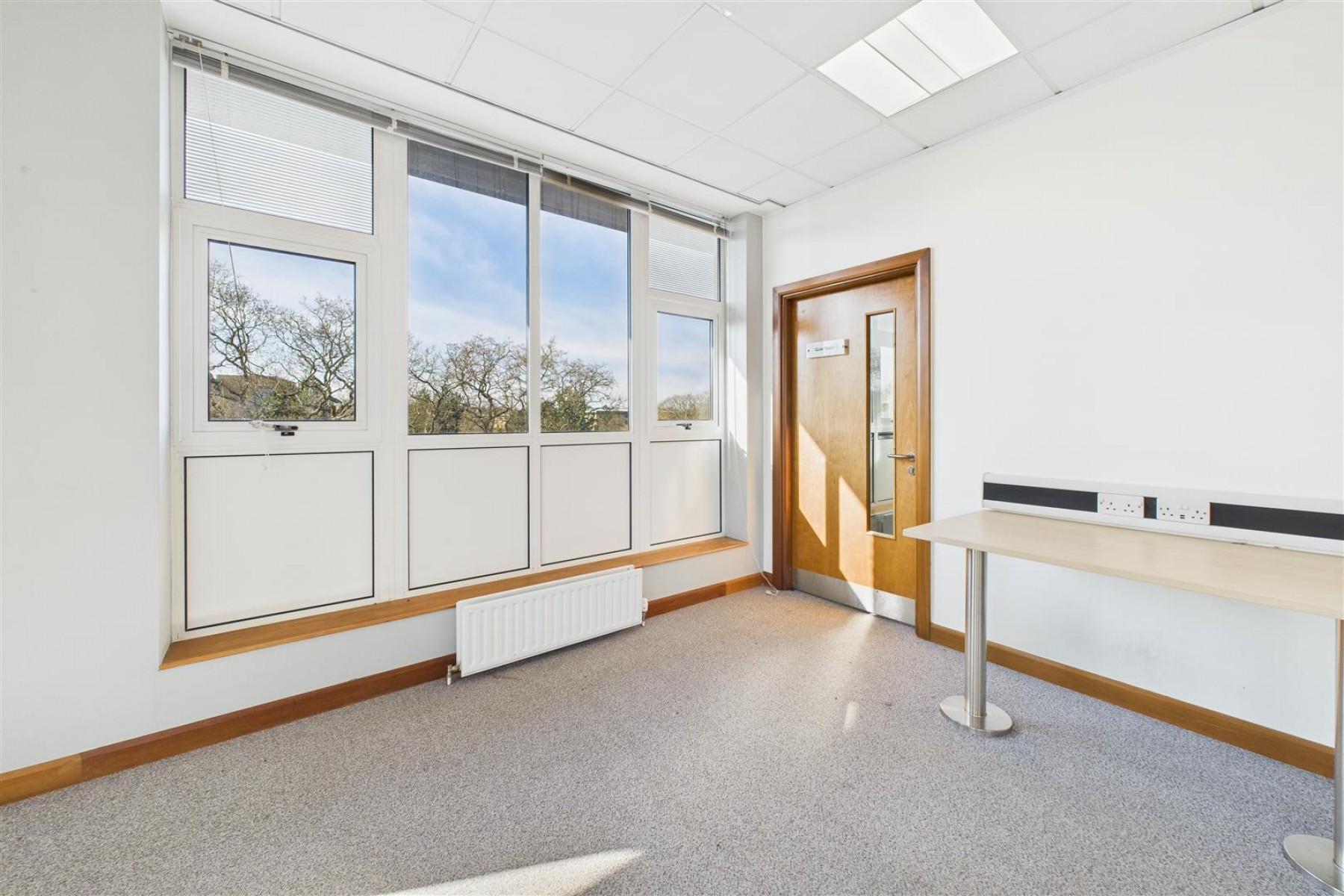 Images for COMMERCIAL | REDUCED | BS16