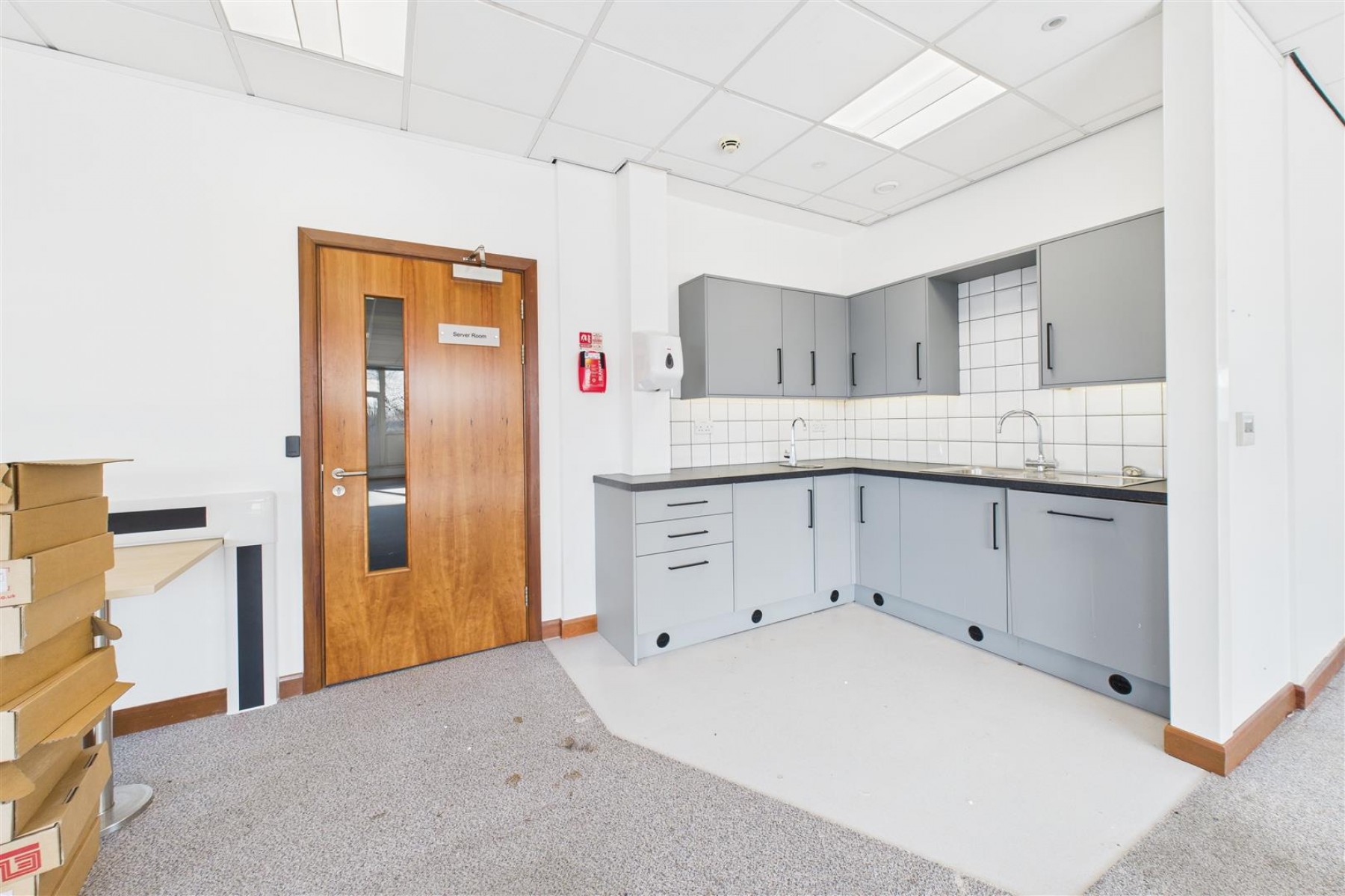 Images for COMMERCIAL | REDUCED | BS16