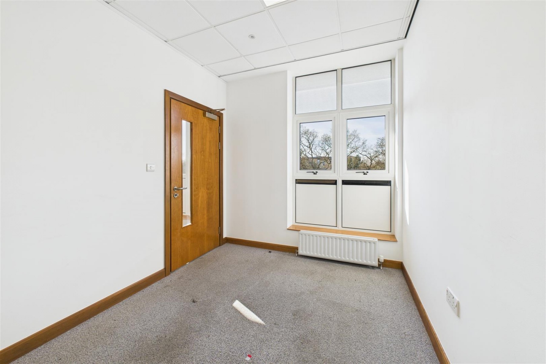 Images for COMMERCIAL | REDUCED | BS16