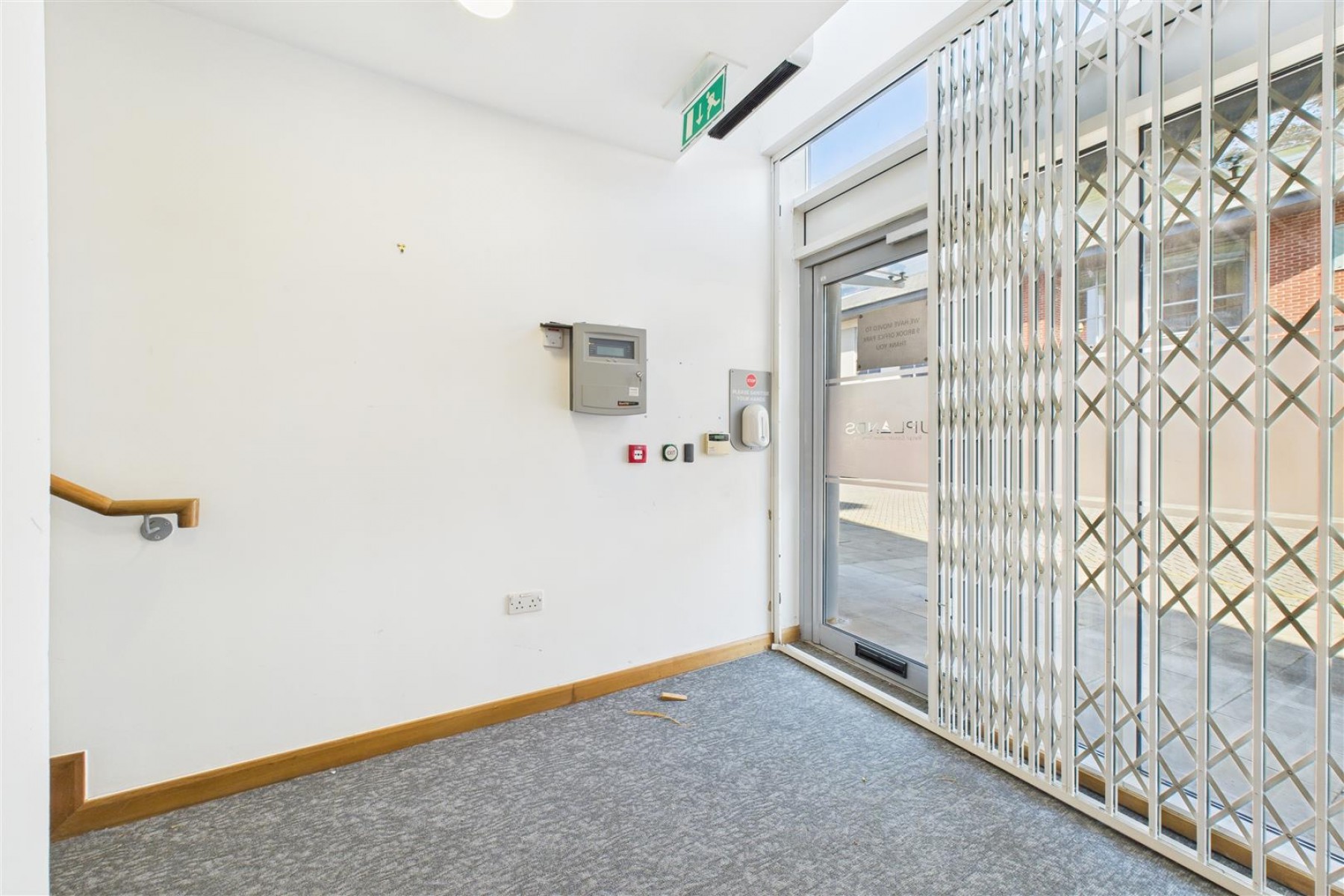 Images for COMMERCIAL | REDUCED | BS16