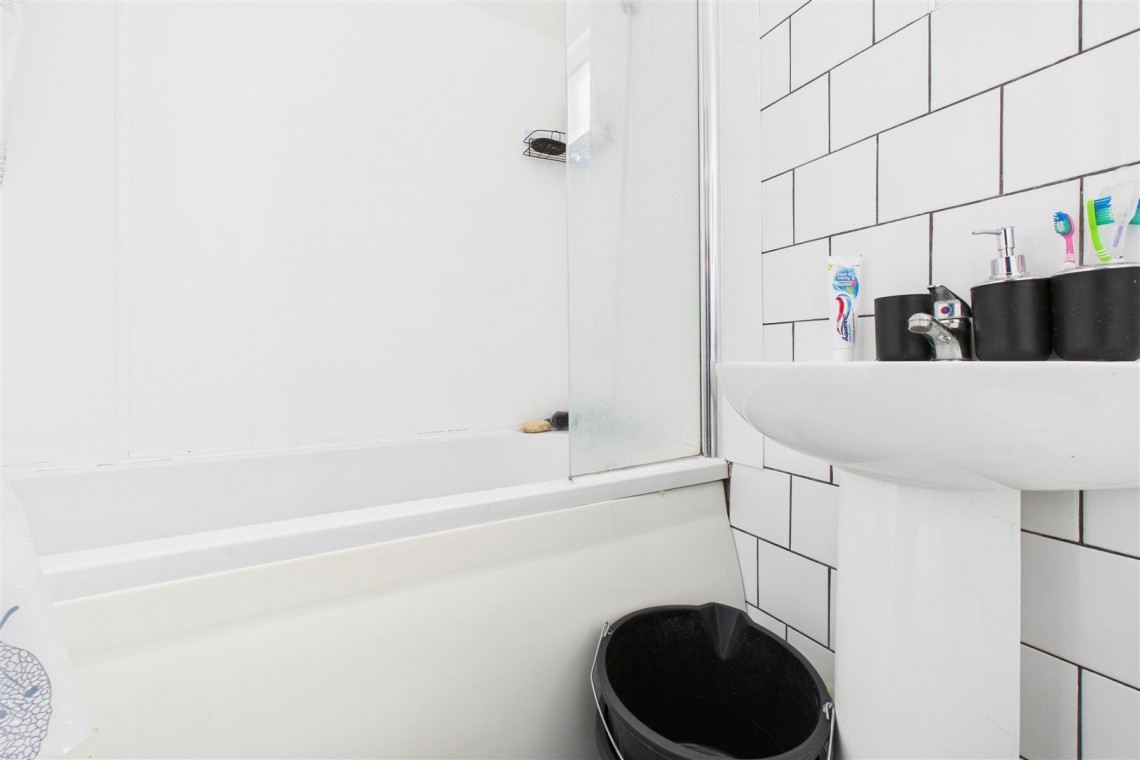 Images for 2 FLATS | WSM