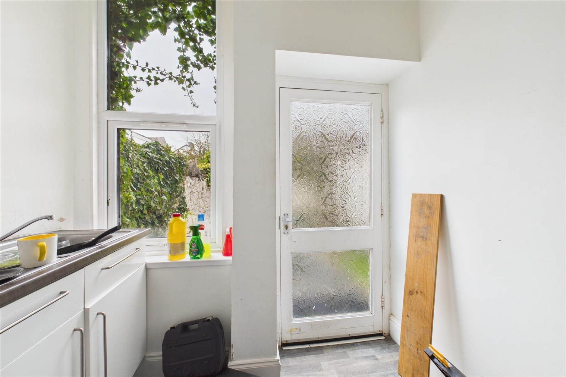 Images for 2 FLATS | WSM