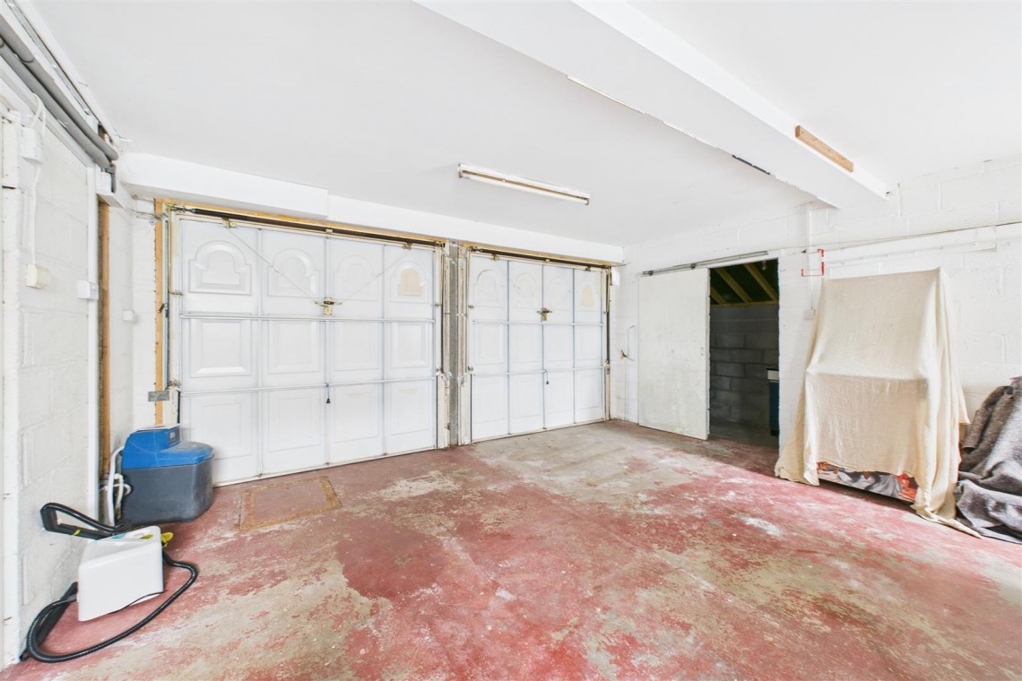 Images for DETACHED | 1.36 ACRES | MILBURY HEATH