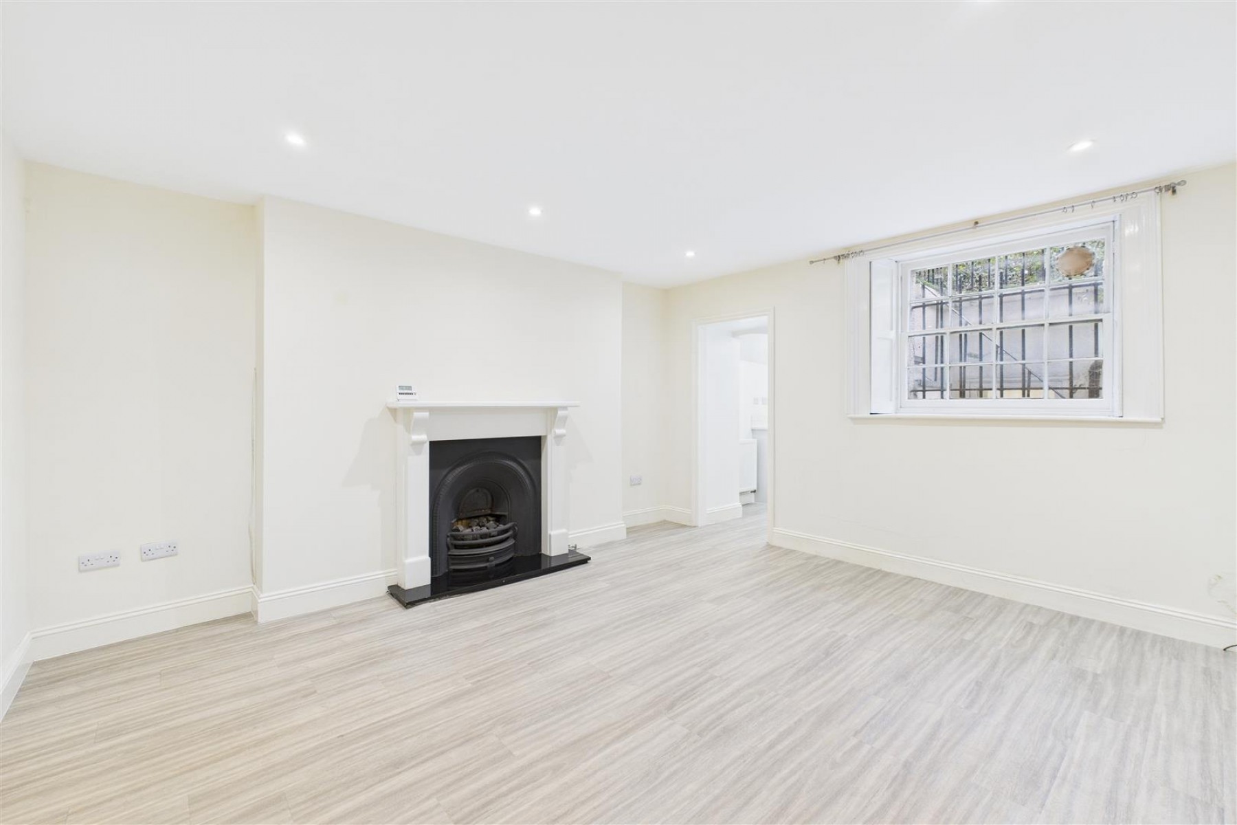 Images for TOWNHOUSE | UPDATING | CLIFTON