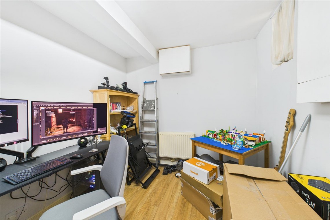 Images for 3 X FLATS | UPDATING | ST ANDREWS