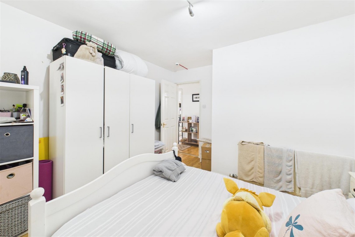 Images for 3 X FLATS | UPDATING | ST ANDREWS
