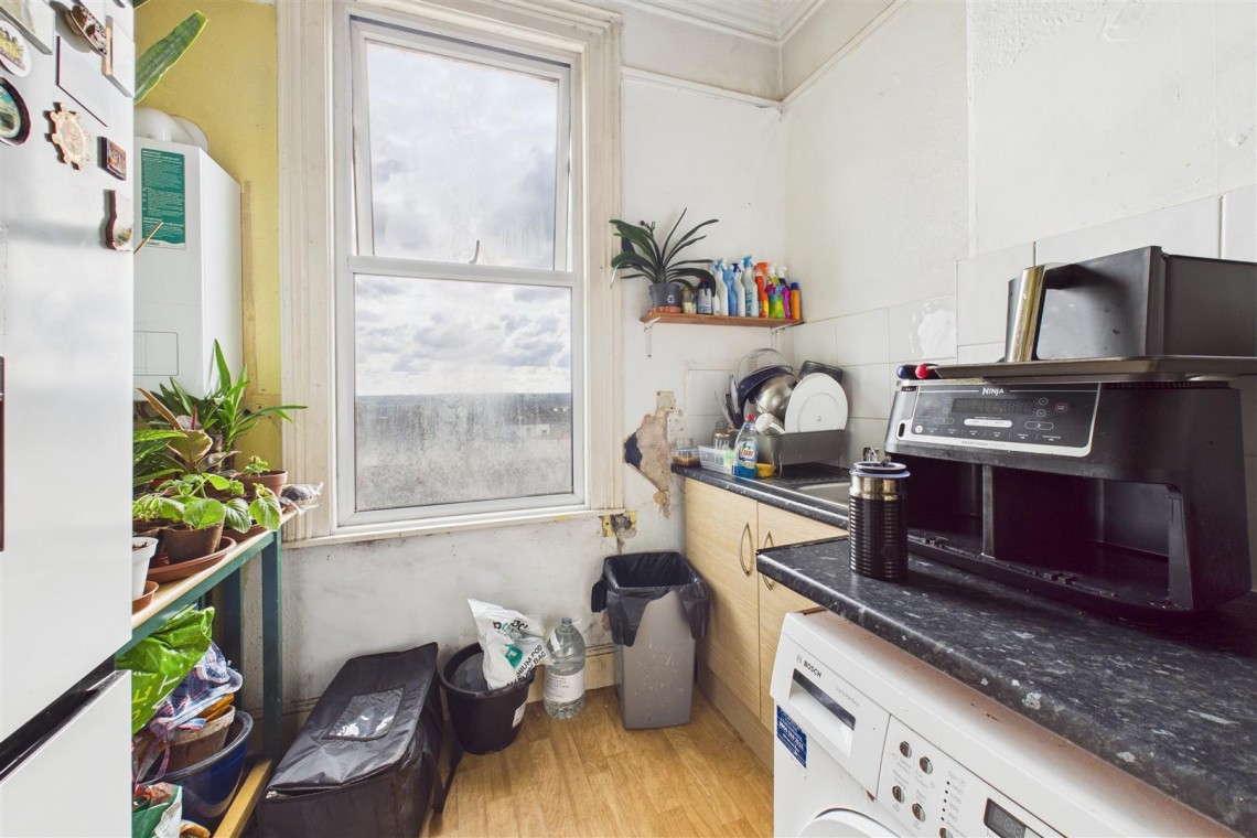 Images for 3 X FLATS | UPDATING | ST ANDREWS