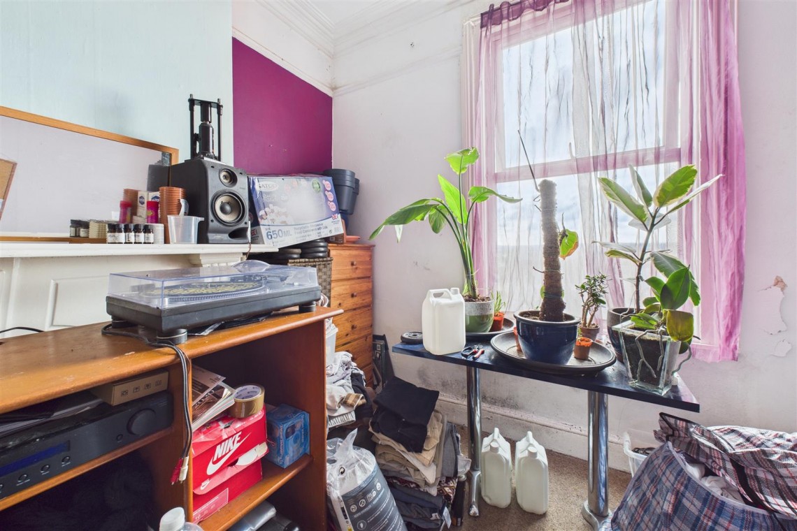 Images for 3 X FLATS | UPDATING | ST ANDREWS
