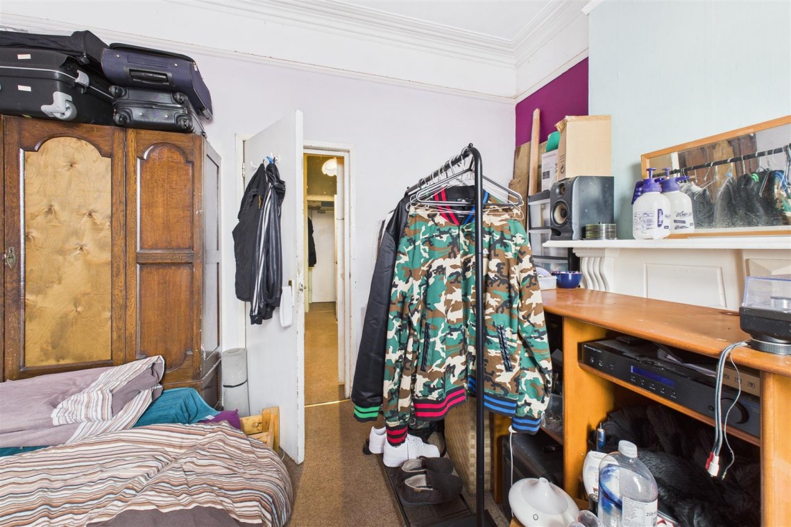 Images for 3 X FLATS | UPDATING | ST ANDREWS