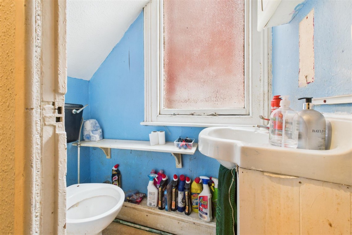 Images for 3 X FLATS | UPDATING | ST ANDREWS