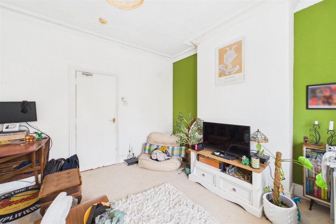 Images for 3 X FLATS | UPDATING | ST ANDREWS