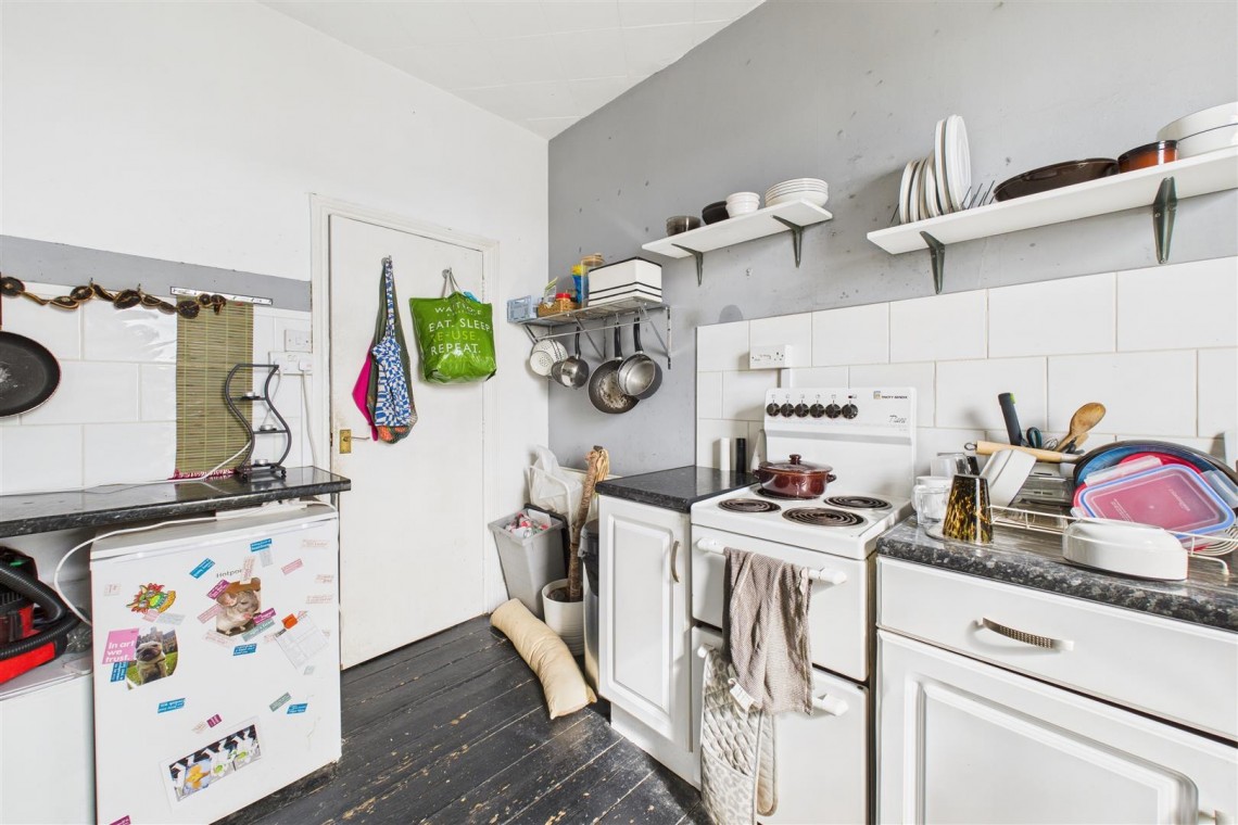 Images for 3 X FLATS | UPDATING | ST ANDREWS