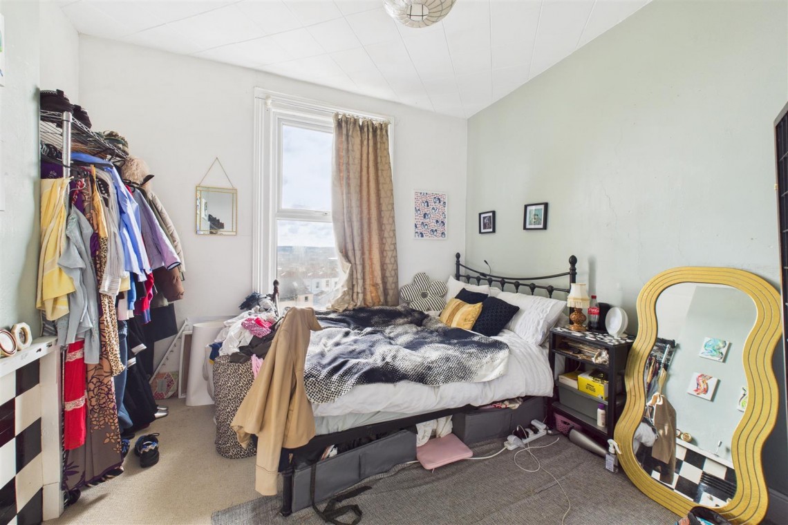 Images for 3 X FLATS | UPDATING | ST ANDREWS