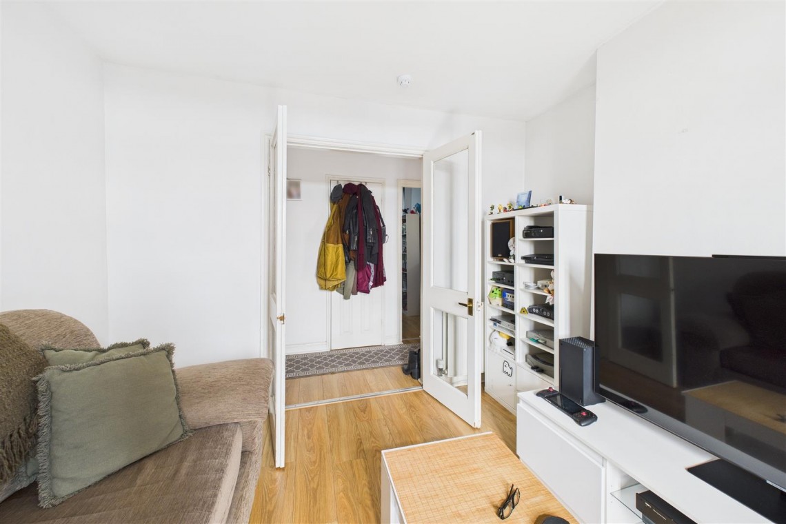 Images for 3 X FLATS | UPDATING | ST ANDREWS