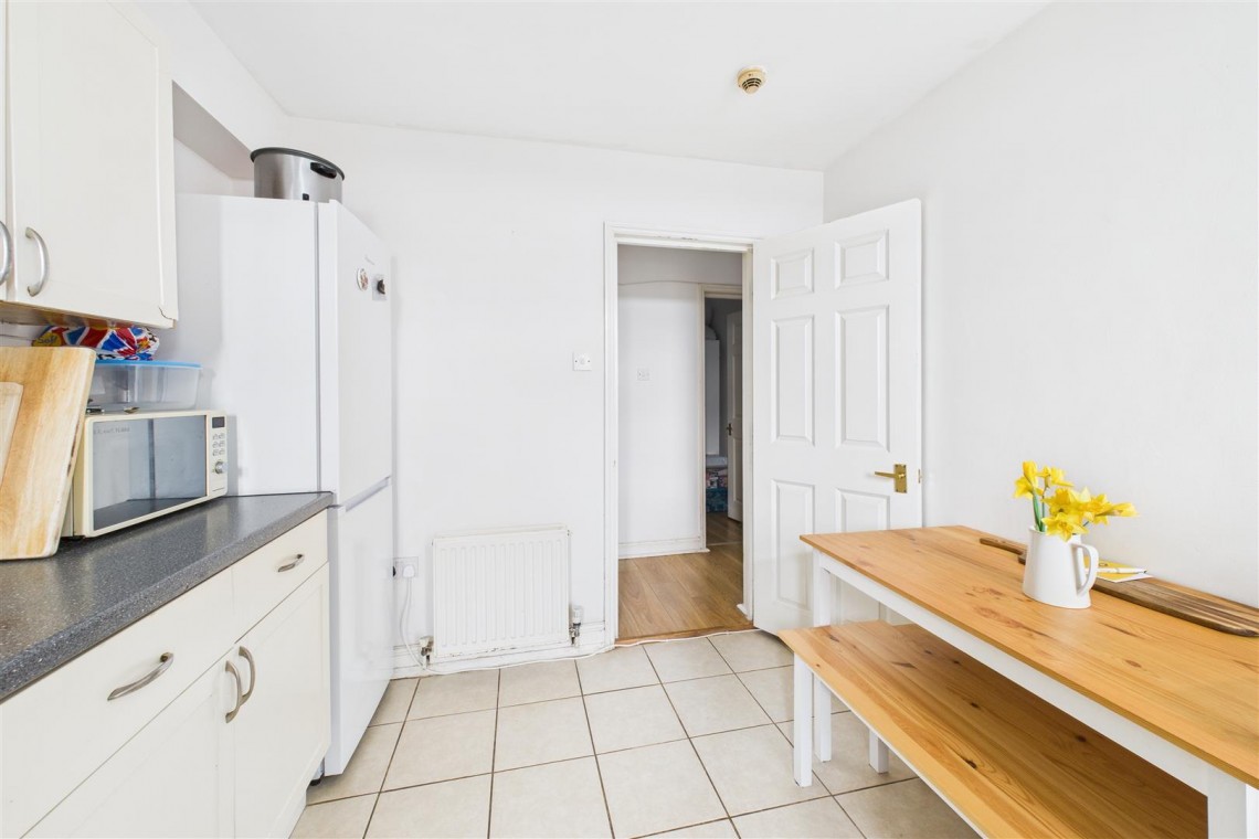 Images for 3 X FLATS | UPDATING | ST ANDREWS